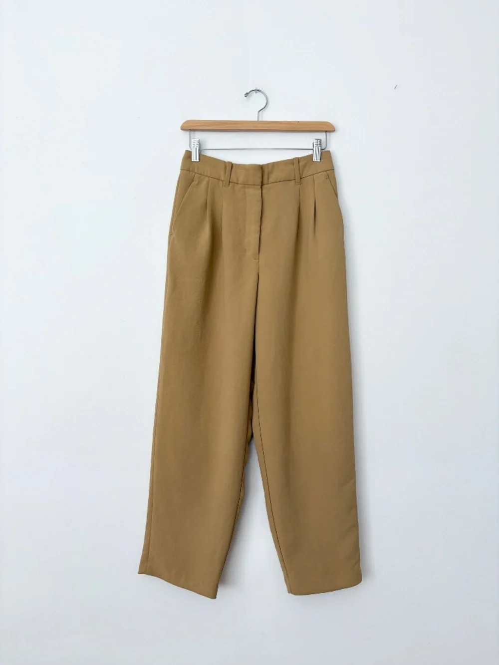 Aritzia Wilfred Carrot pants - Picture 2 of 4